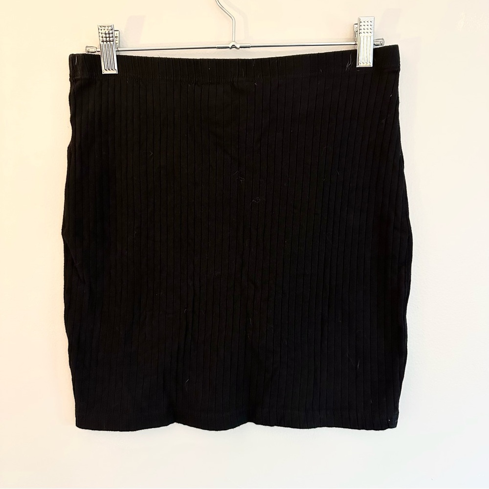 SHEIN Black Ribbed Mini Skirt